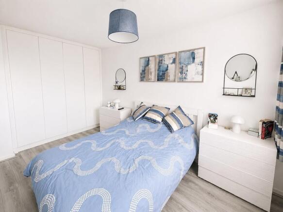 3 bed Town House for sale Image 12