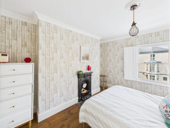 4 bed Town House for sale Image 11