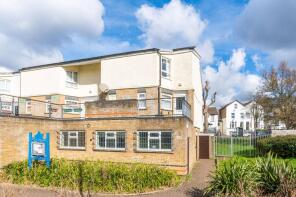 18, Hood Close, Croydon CR0 3SN