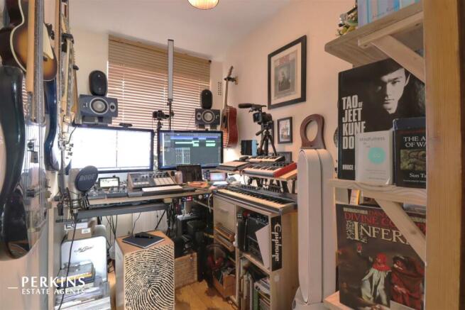 Bedroom 3 .jpg.jpg