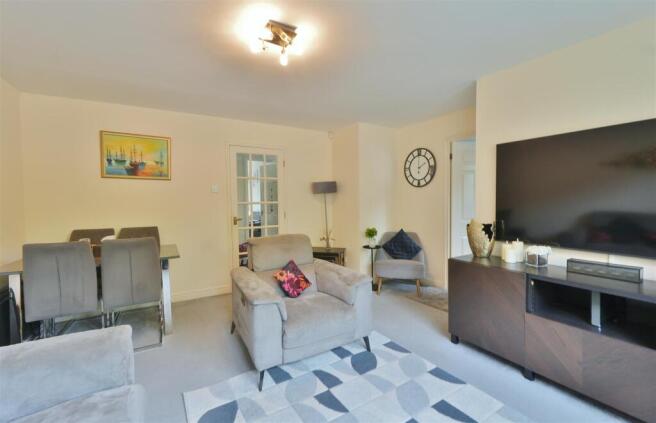 Lovegrove Drive, Slough photo 2