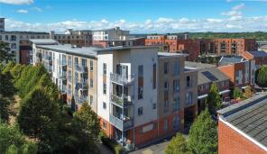 Flat 18, Ashdown House, Battle Square, Reading RG30 1AX