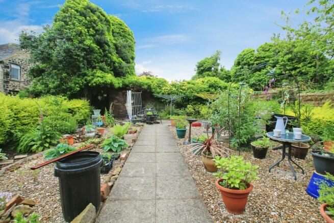 1 bed Terraced to rent Image 5