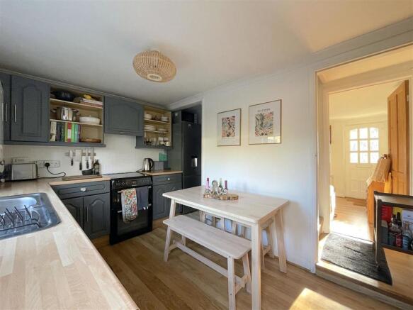 Kitchen (2).jpeg