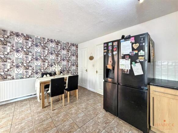 3 bed Semi-Detached for sale Image 8