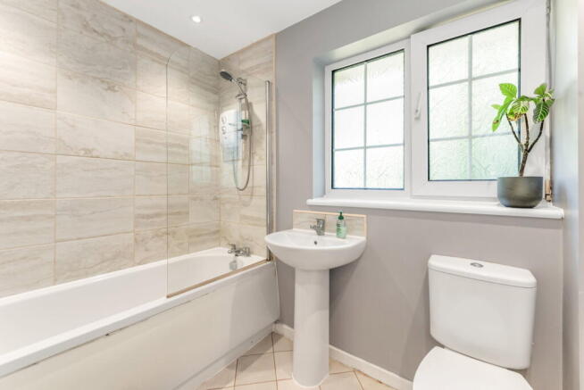 4 bed Detached for sale Image 10