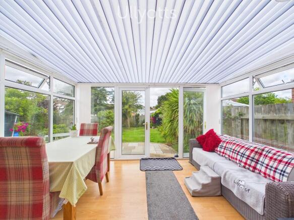2 bed Detached Bungalow to rent Image 12