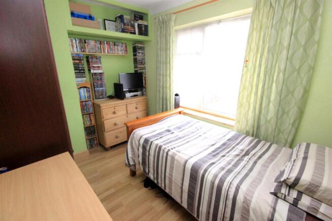 BEDROOM 2