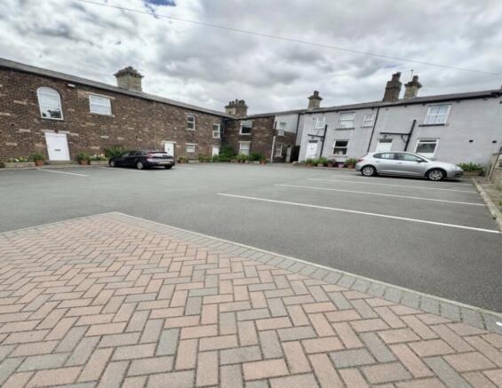 2 bed Semi-Detached to rent Image 8