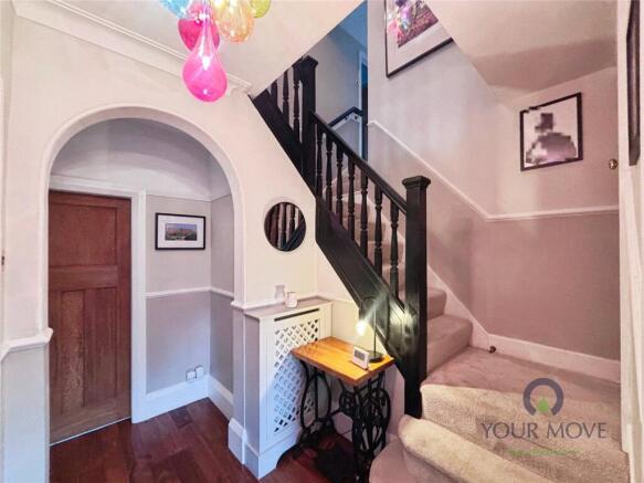 5 bed Detached for sale Image 12