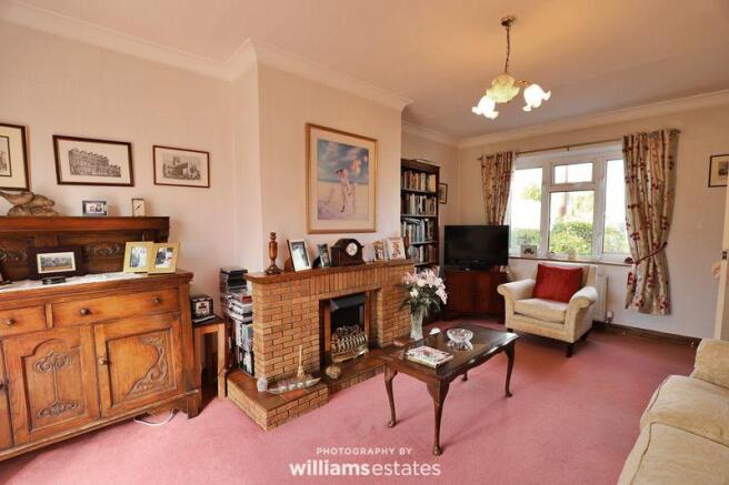 Living Room (2)
