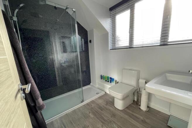 10- Shower Room