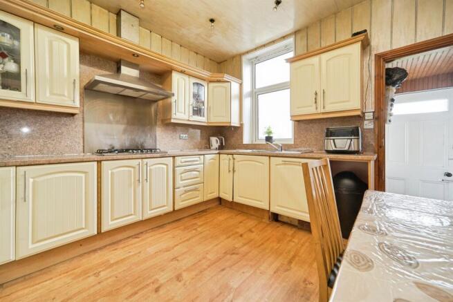 7 bed Semi-Detached for sale Image 7