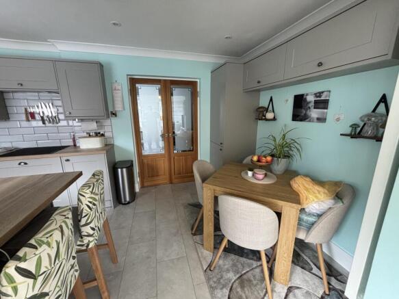 4 bed Detached for sale Image 5