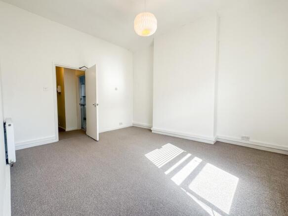 1 bed Flat for sale Image 6