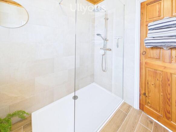 2 bed Detached Bungalow for sale Image 11