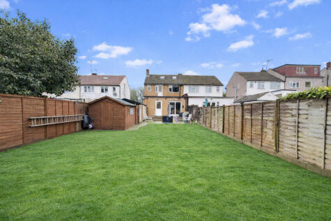 Coates Way, Watford, WD25