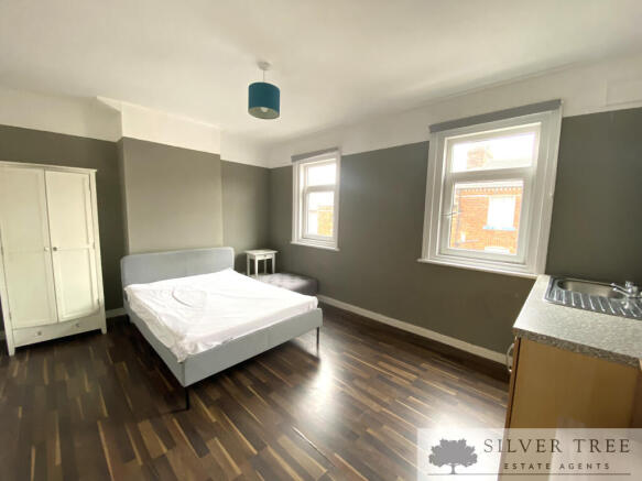 4 bed Terraced for sale Image 8