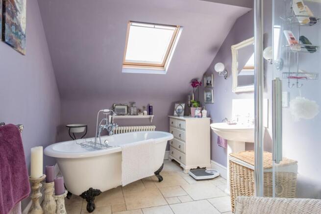 Family Bathroom 