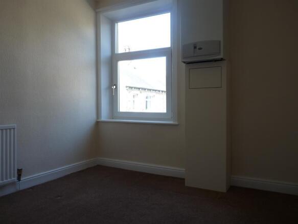 3 bed Terraced to rent Image 9