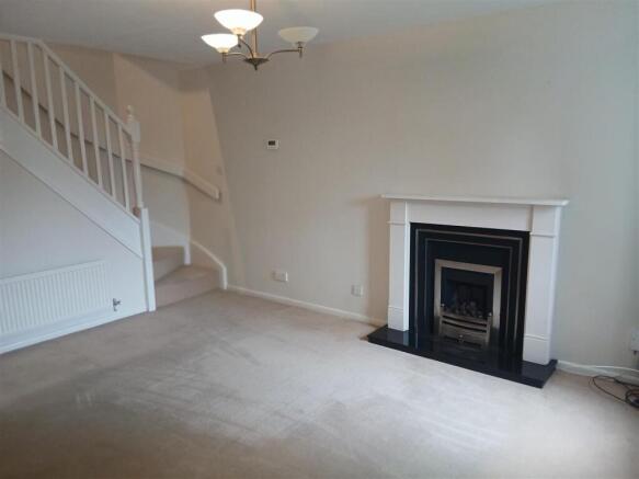 22 emanuel close lounge.jpg