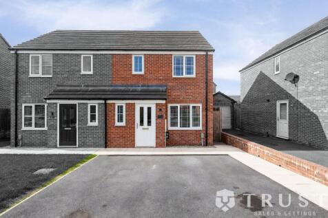Kingfisher Way, Dewsbury, WF12