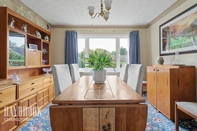 4 bed Detached for sale Image 7