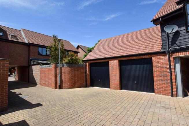 # Left Hand Garage.jpg