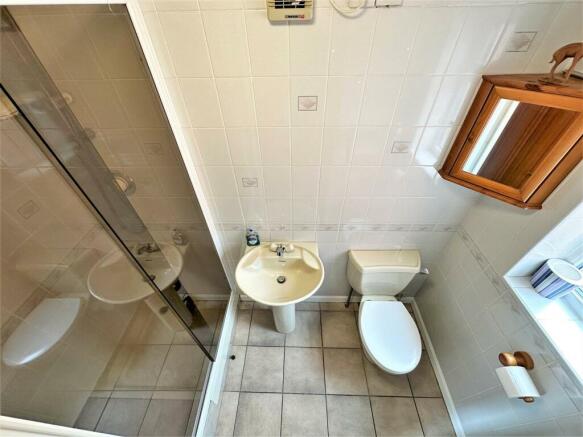 GF Shower Room 005