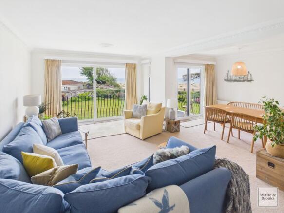 Living/dining room