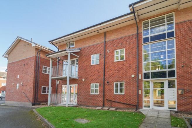 2-bed flat on Rossall Court, Reeds Lane, Leasowe, Wirral, £120,000