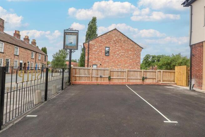 2 bed Apartment for sale Image 5