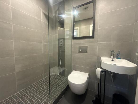 2 bed Apartment to rent Image 6