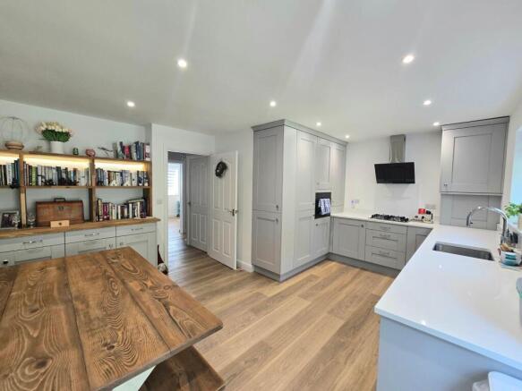 KITCHEN/DINER