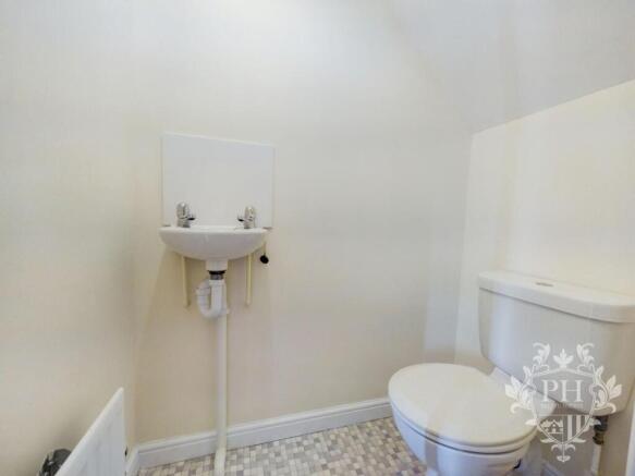 2 bed Semi-Detached to rent Image 6