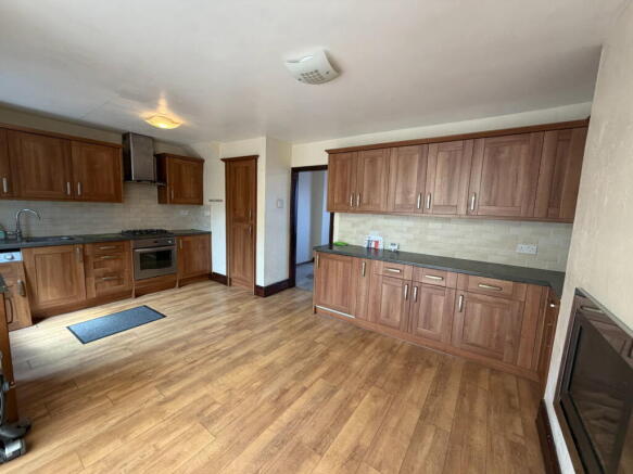 3 bed Terraced for sale Image 5