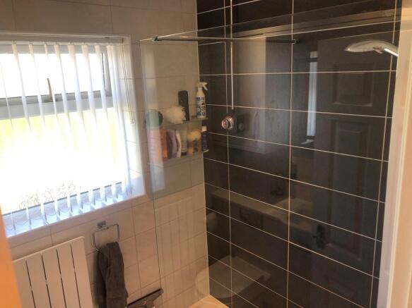 Upstairs Shower R...