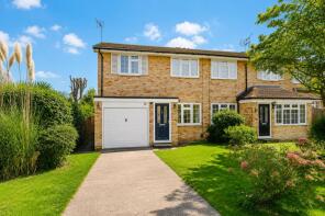 22, Four Wents, Cobham KT11 2NE