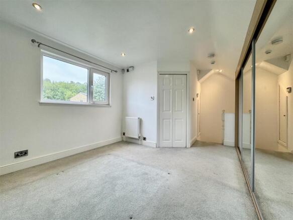 3 bed End of Terrace to rent Image 4