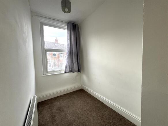 3 bed Terraced to rent Image 7