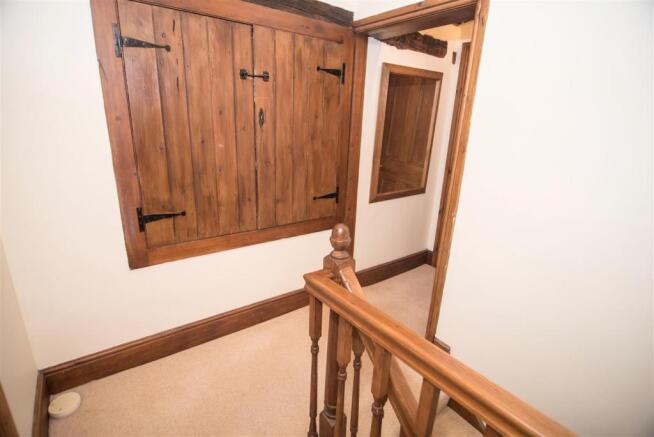 FIRST FLOOR LANDING