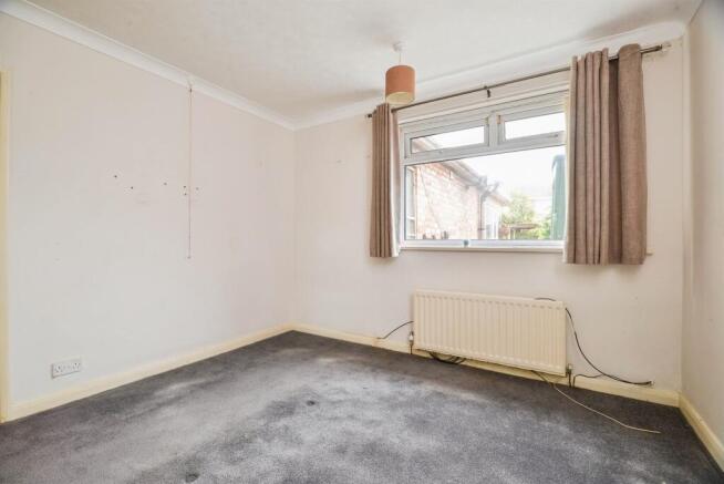 3 bed Semi-Detached Bungalow for sale Image 10