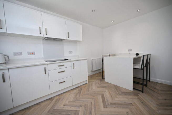 3 bed Semi-Detached for sale Image 6