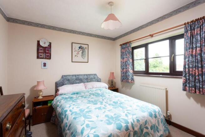 4 bed Detached for sale Image 12