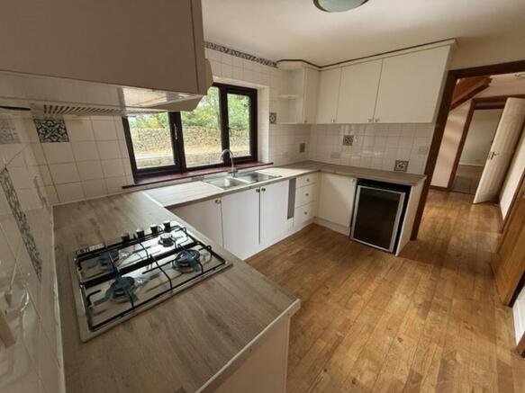 5 bed Detached to rent Image 5