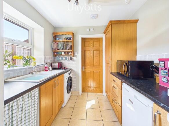 3 bed Terraced for sale Image 8