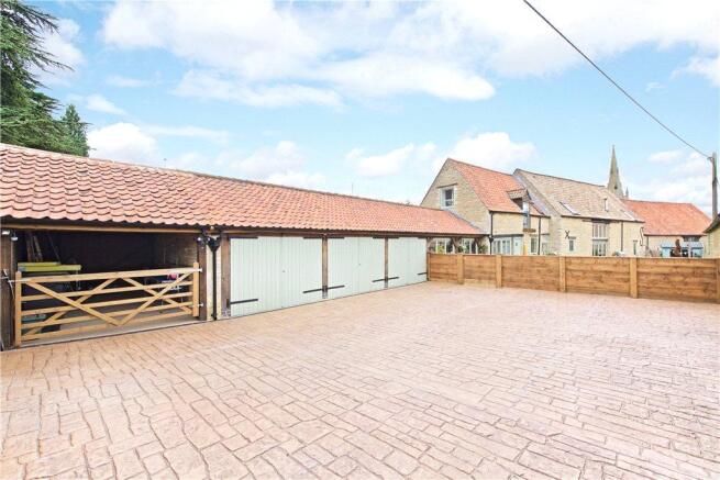 Garage/Parking