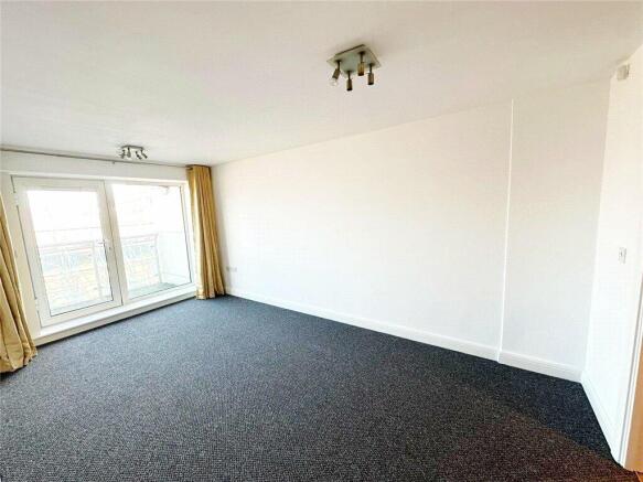 3 bed Apartment for sale Image 12