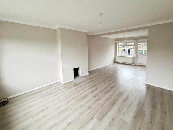 3 bed Semi-Detached for sale Image 4
