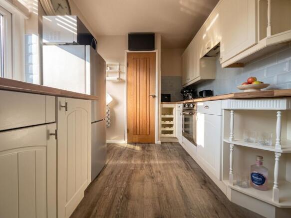 2 bed Detached Bungalow for sale Image 7